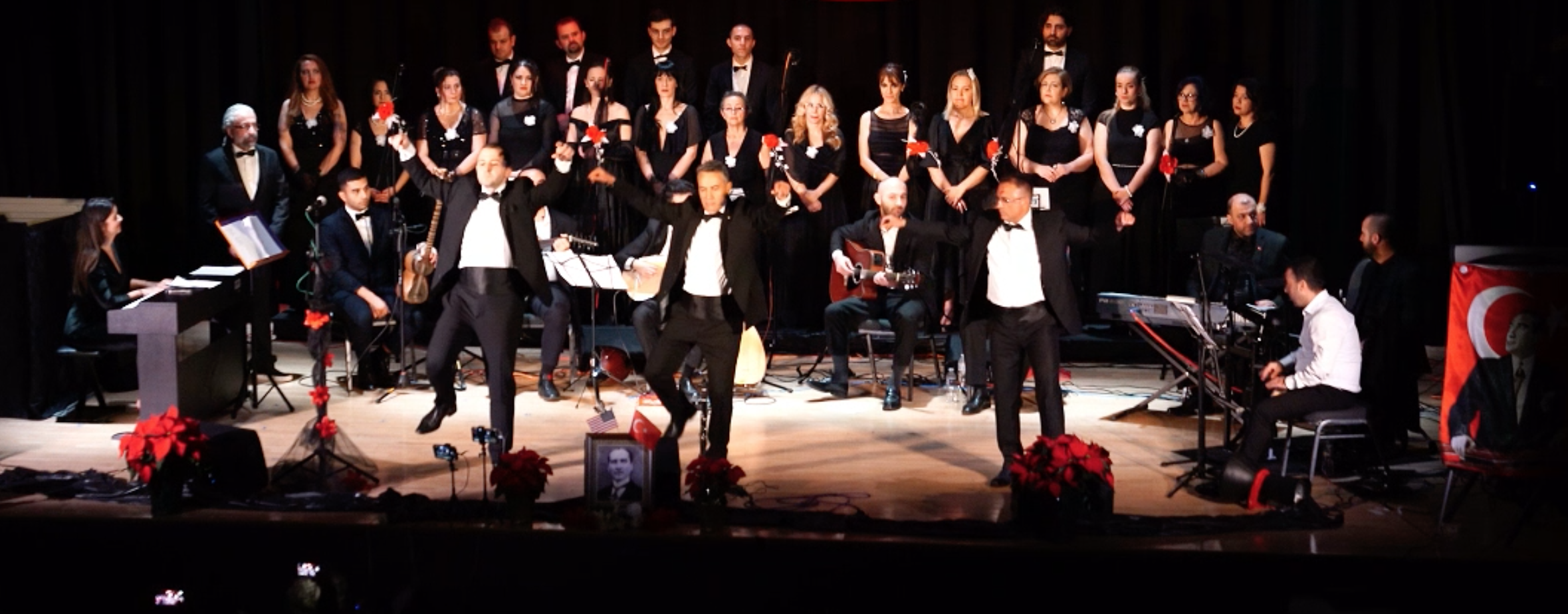 DMVTMT performing zeybek at concert